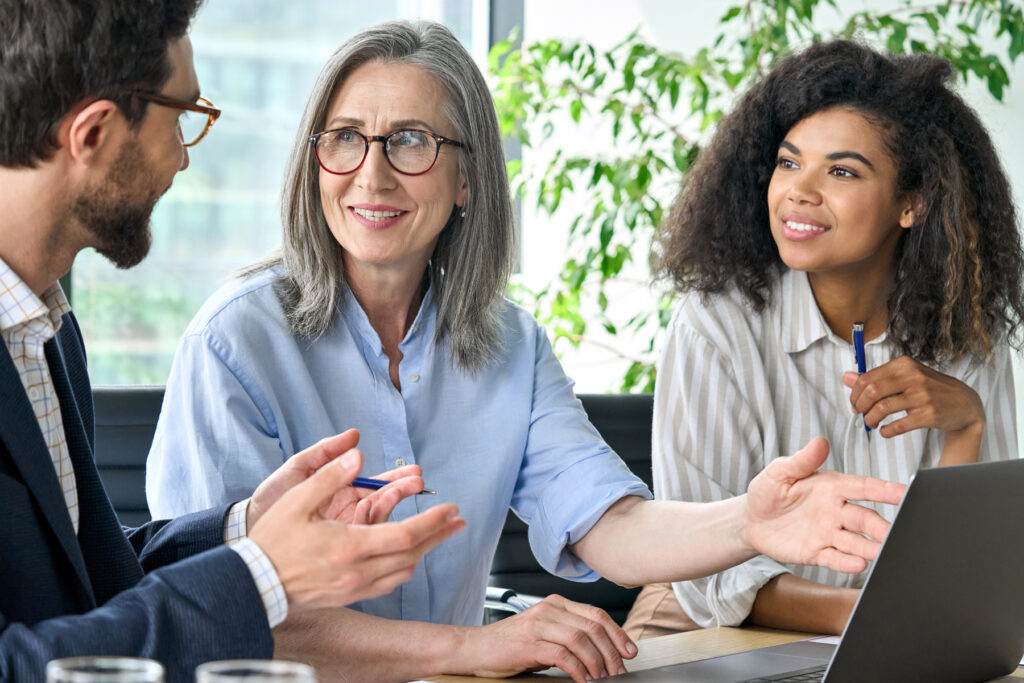 How women who dress business casual are perceived in the office